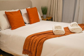 Modern 1Bed Seaside Apartments, Walk to Beach,Town,Train - Eastbourne Gateway - Short and Long Stay